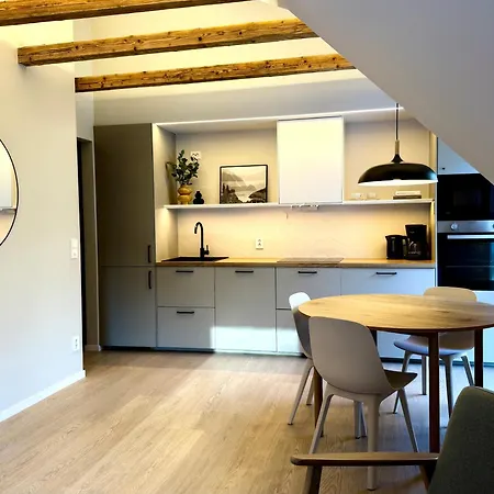 アパート Odda City Apartments *